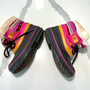 Girls snow boots. London Fog connection. Size 11. With faux fur.